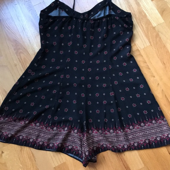 SHORTS ROMPER - Picture 8 of 11